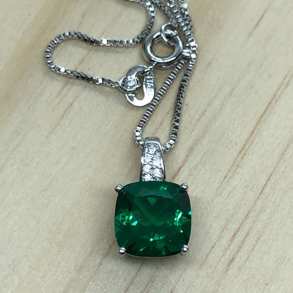 🌟 Emerald Pendant 3ct.  with Silver Chain - Picture 6 of 7